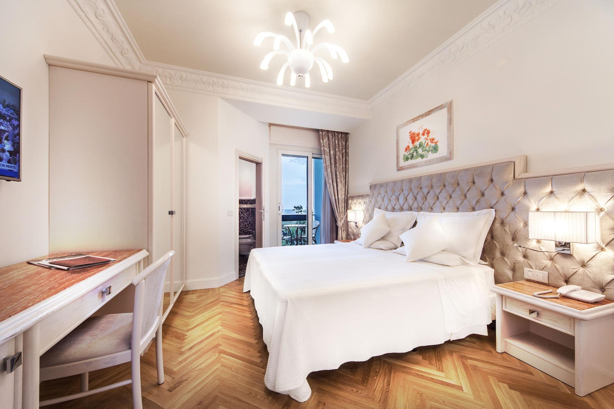 Aurelia Hotel 4*