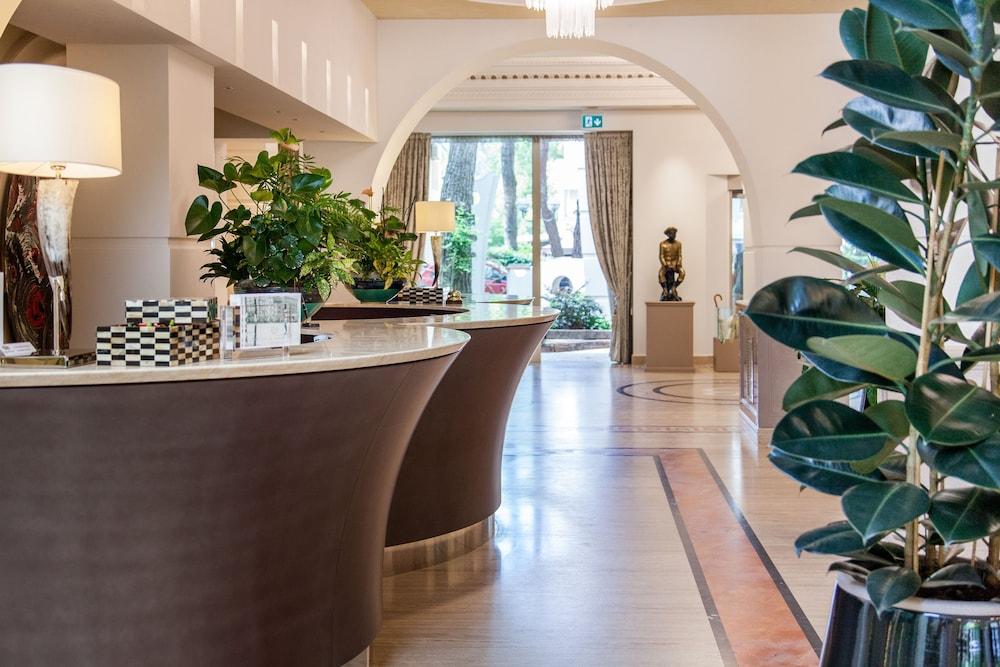 Aurelia Hotel